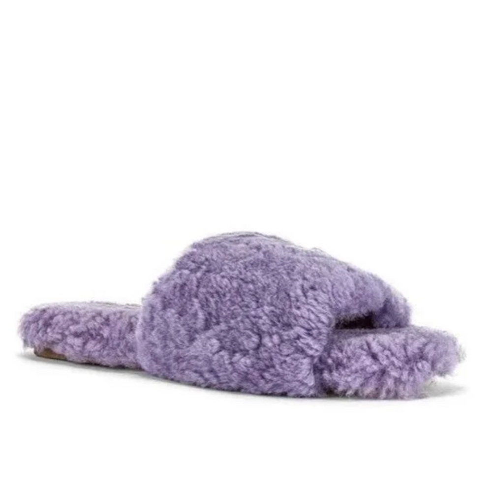 Shearling Sandal in Lilac
RAYE
Color:Lilac